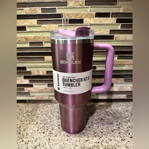 NWT 40oz Stanley -color primrose